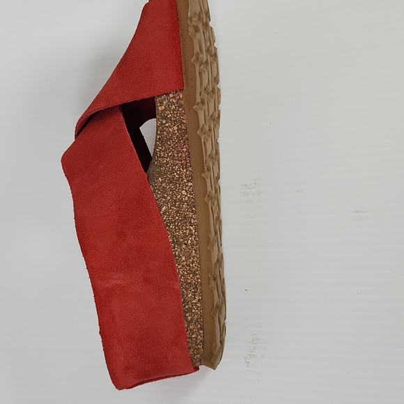 Yokono Made in Spain Red Wedged Sandals 8 - Picture 8 of 12